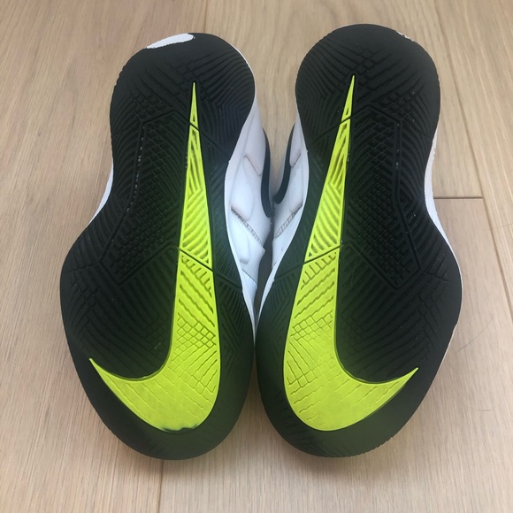 Nike Tennis shoes, size 1Y - Picture 4 of 7